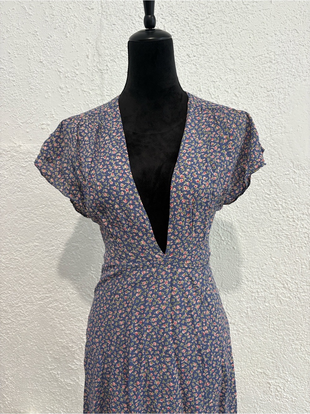 Reformation Floral Dress Mini Wrap Dress Size Medium - Picture 5 of 10